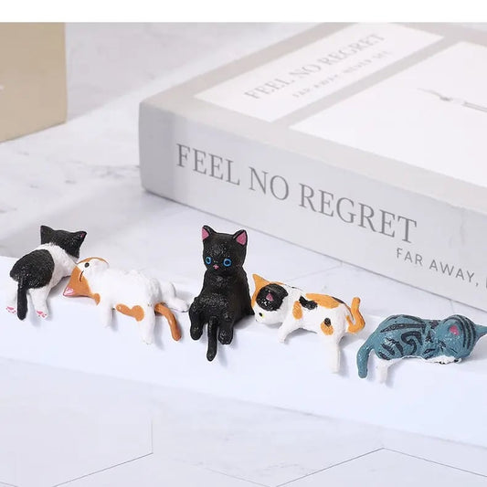 Cilifer®   🔥 Hand-Painted Mini Cat Desk Figurines – Set of 5 Cute Cartoon Kitty Companions