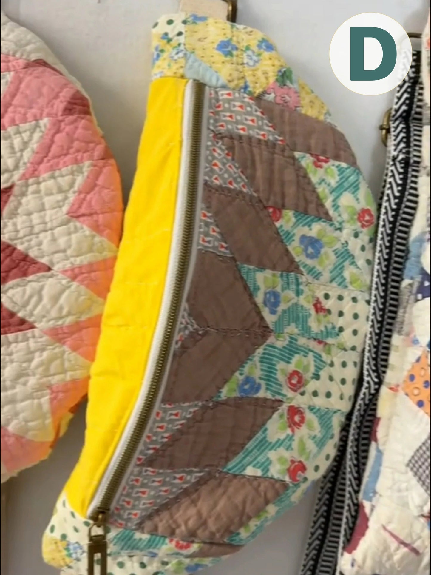 🔥Vintage-Inspired Patchwork Quilted Sling Bag
